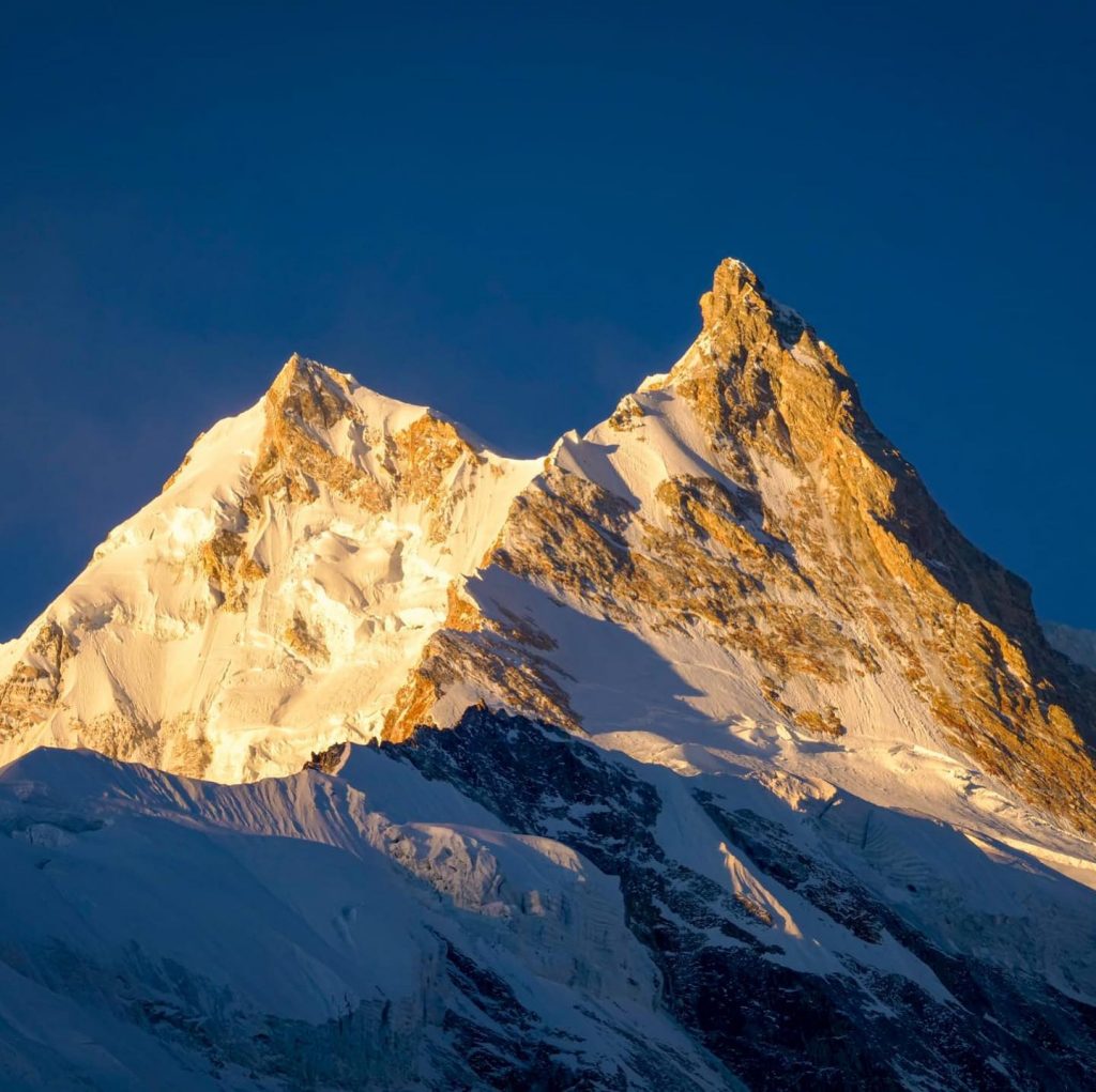 Il Manaslu. Foto @ Alex Txikon