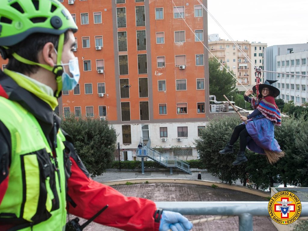 Befana a Taranto - Foto FB CNSAS Puglia