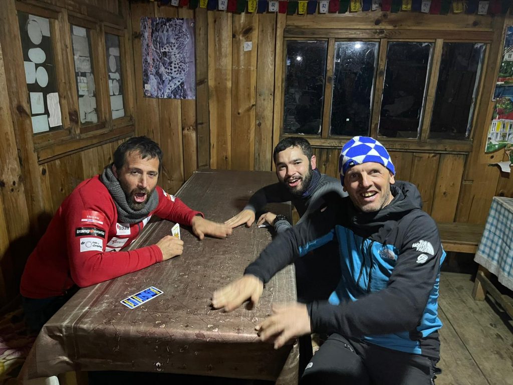 Verso il Cb. Foto @ Simone Moro