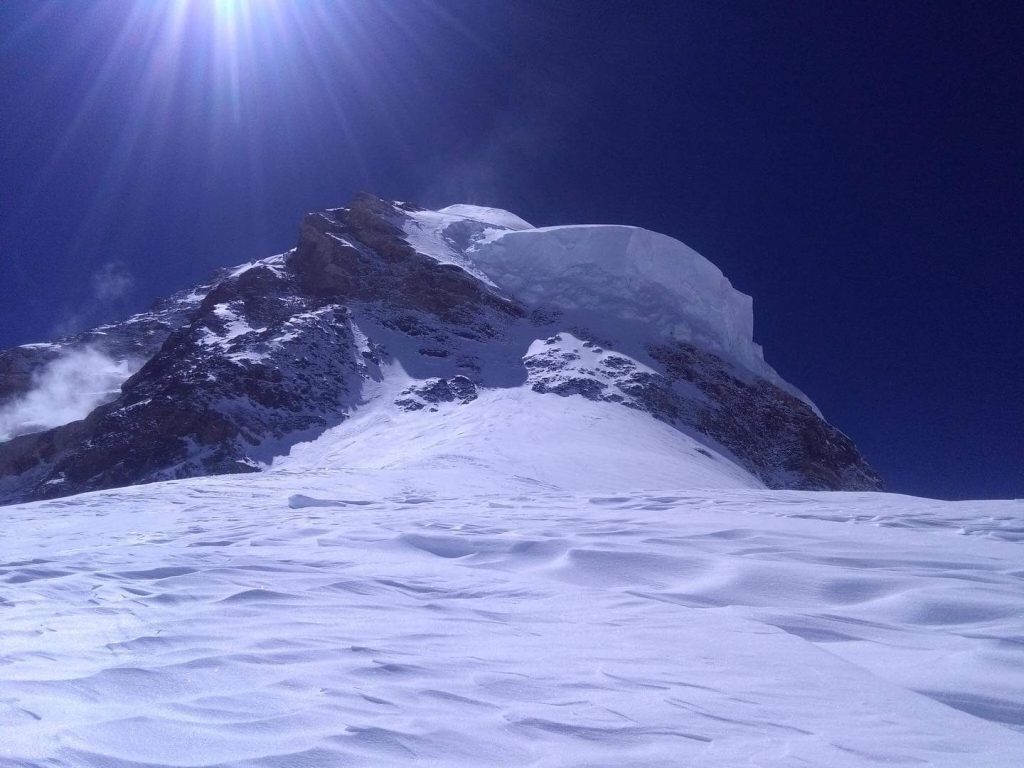 Collo di Bottiglie e il seracco. Foto @ Mingma G. Sherpa