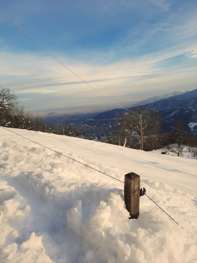 Vista sulla pianura dal sentiero che sale al Monte Vandalino. Foto Gian Luca Gasca