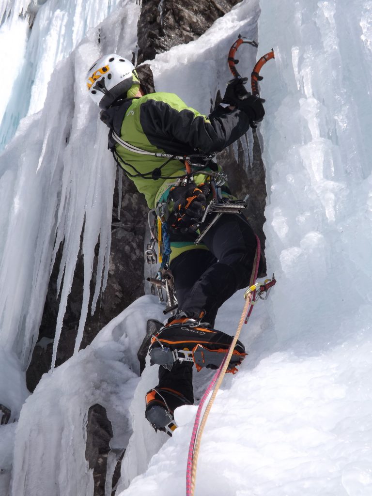 Sulla cascata delle scale al Moncenisio. Foto Elio Bonfanti