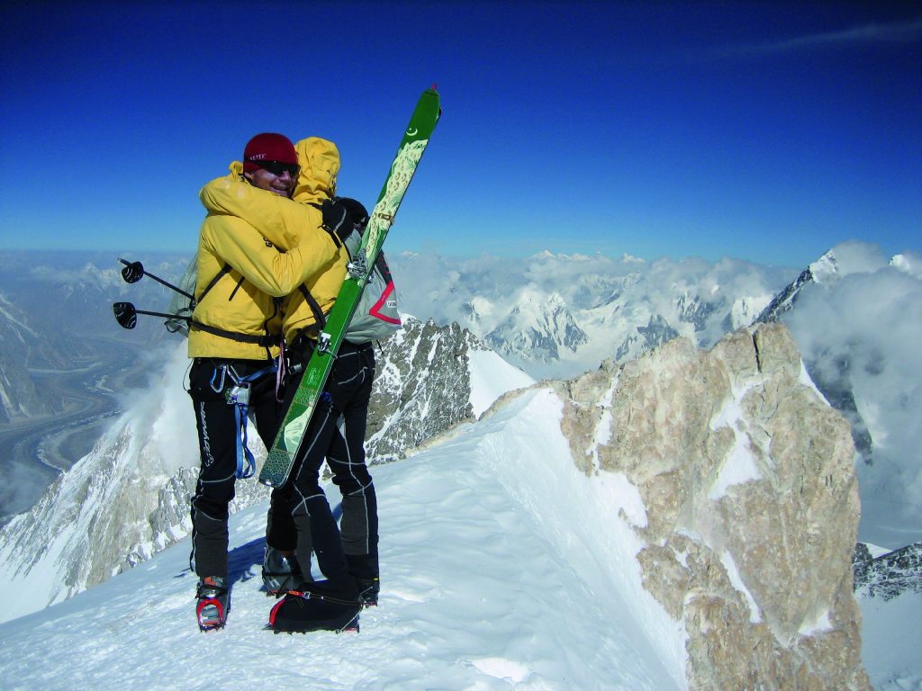 Benedikt "Bene" Böhm e Sebastian Haag in cima al Gasherbrum II. Foto archivio Böhm