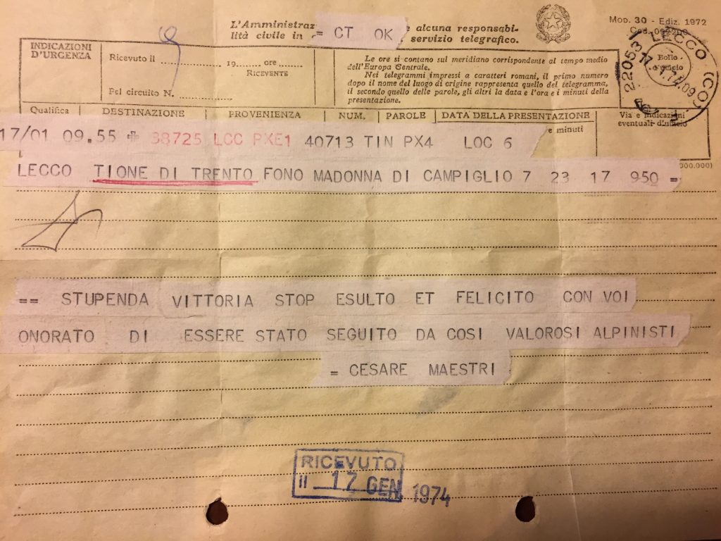 Il telegramma di congratulazioni inviato da Cesare Maestri ai Ragni dopo la salita del Cerro Torre nel 1974. Foto archivio Gruppo Ragni della Grignetta