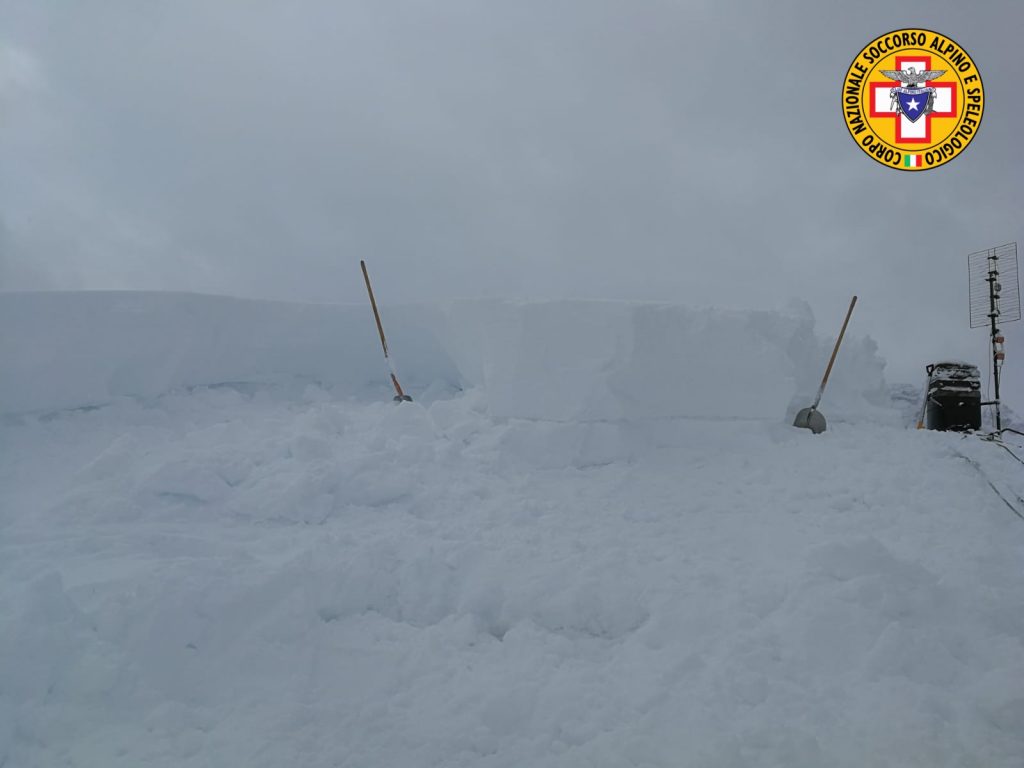 Soccorso in azione sui tetti - Foto CNSAS FVG