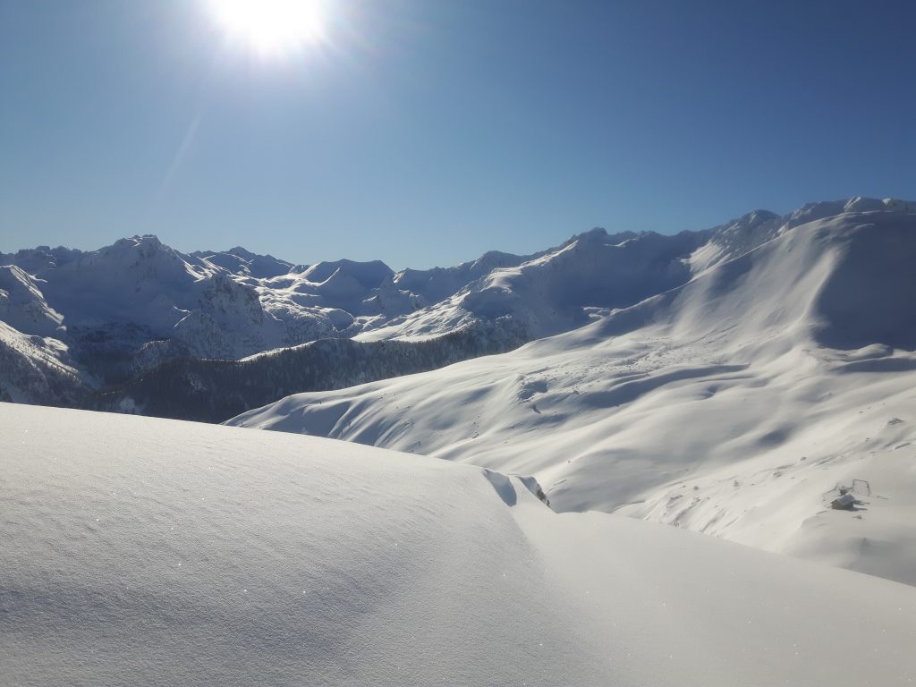 Panorama verso la rocca larga del Peiron. Foto Elio Bonfanti