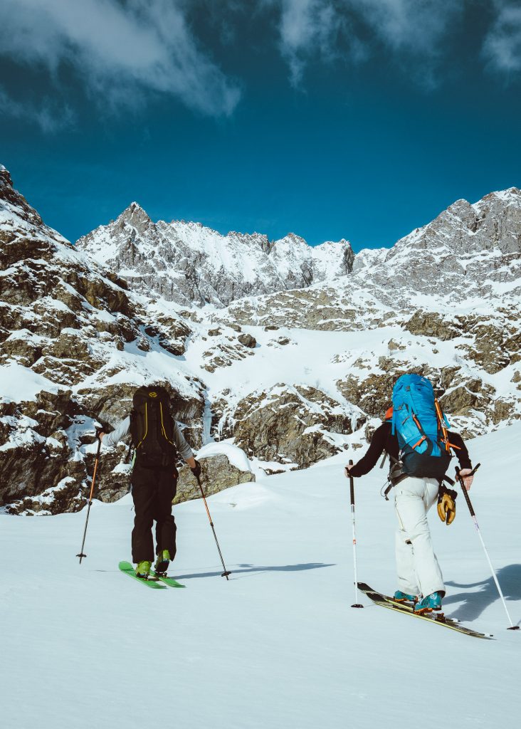 in gita con gli sci.  Foto Ville Niiranen - Archivio ATL del Cuneese
