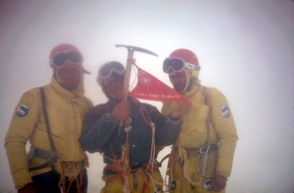 Pino Negri, Casimiro Ferrari e Mario Conti in vetta al Cerro Torre. Foto archivio Gruppo Ragni della Grignetta