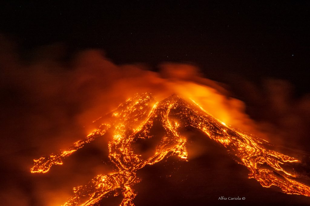 Colata da Sud-Est, 16/02/2021 da Fornazzo - Foto FB Alfio Cariola