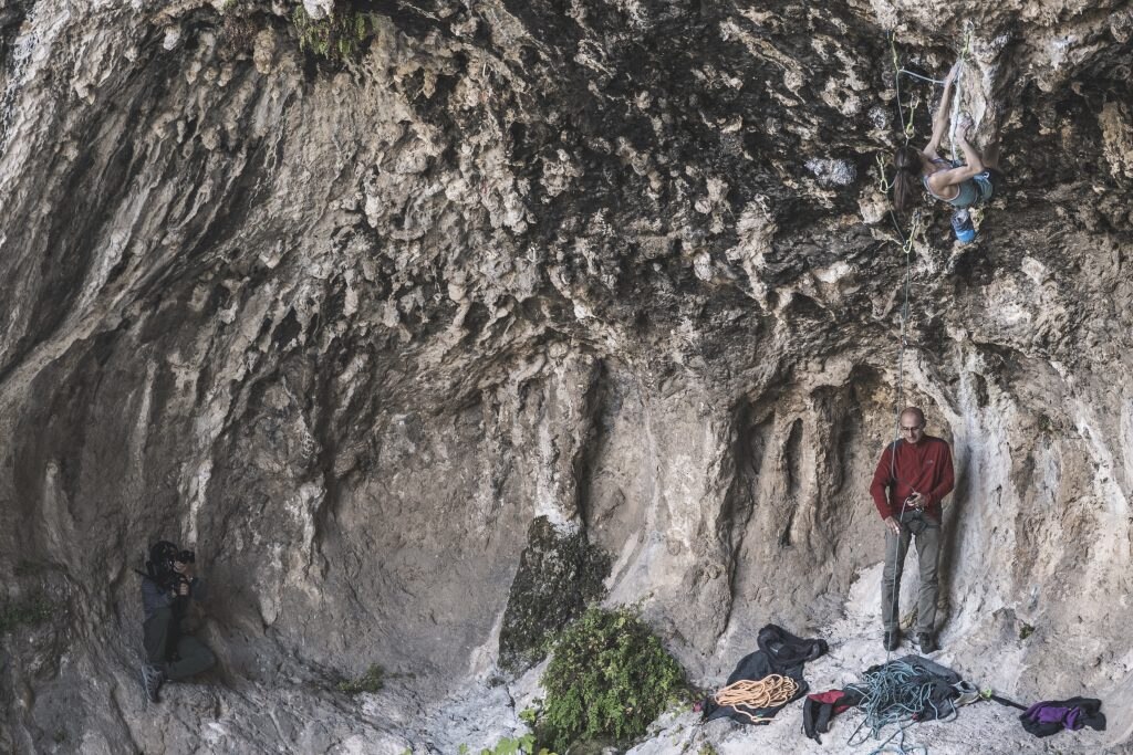 Durante le riprese con Laura Rogora. Foto Riccardo Falcioni