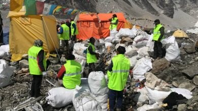 Photo of La spazzatura dell’Everest si trasforma in arte