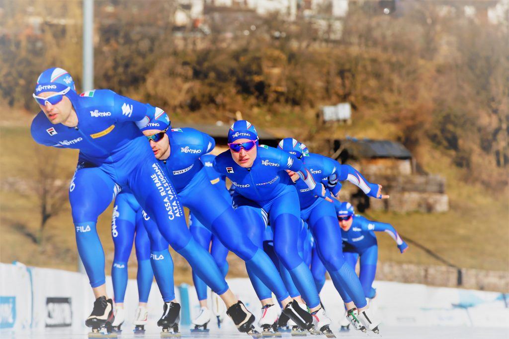 Gli atleti della nazionale di pattinaggio in allenamento. Foto Ice Rink Piné
