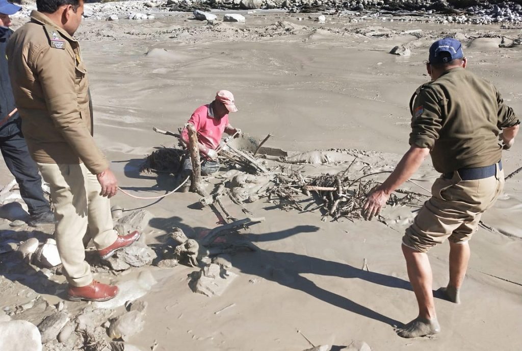 Collasso del ghiacciaio Nanda Devi - Foto ANSA EPA/STATE DISASTER RESPONSE FORCE