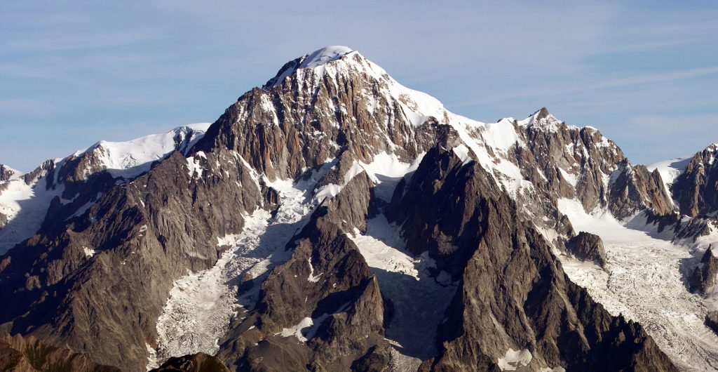 Versante sud del Monte Bianco, che mostra il Pilone centrale del freney. 