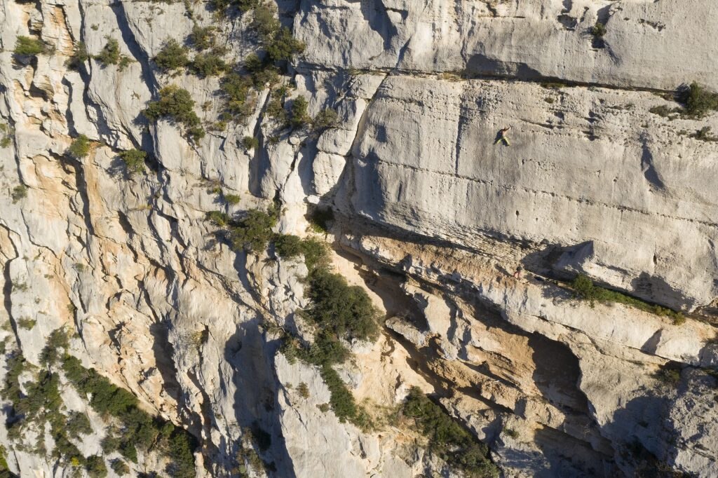 BRIC PIANARELLA. Al settore Altro Livello, Sebastian Bush sale The wrong hole (8b), itinerario aperto
dal forte scalatore ligure nel 2016. Foto @ Andrea Gallo