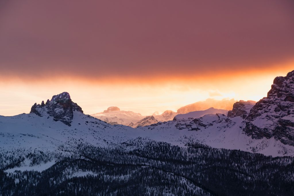 Tramonto dolomitico - Foto Matej Novosad @Unsplash