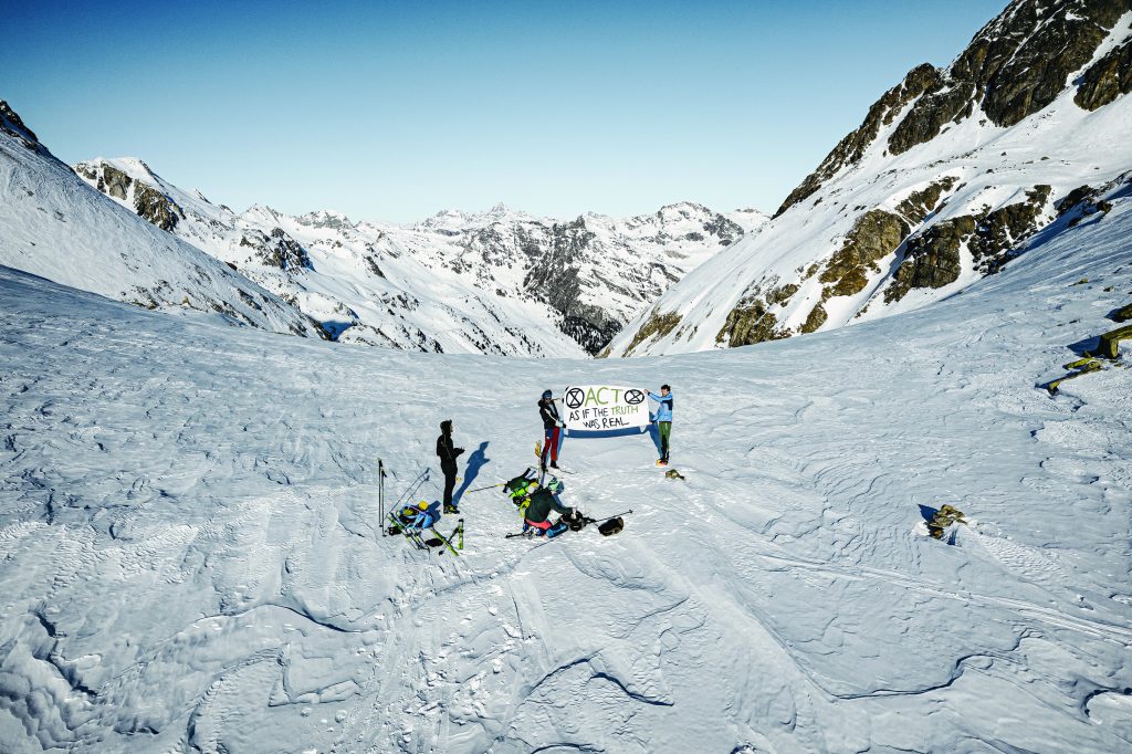 Gli scialpinisti al Passo Muretto. Foto Luca Fontana