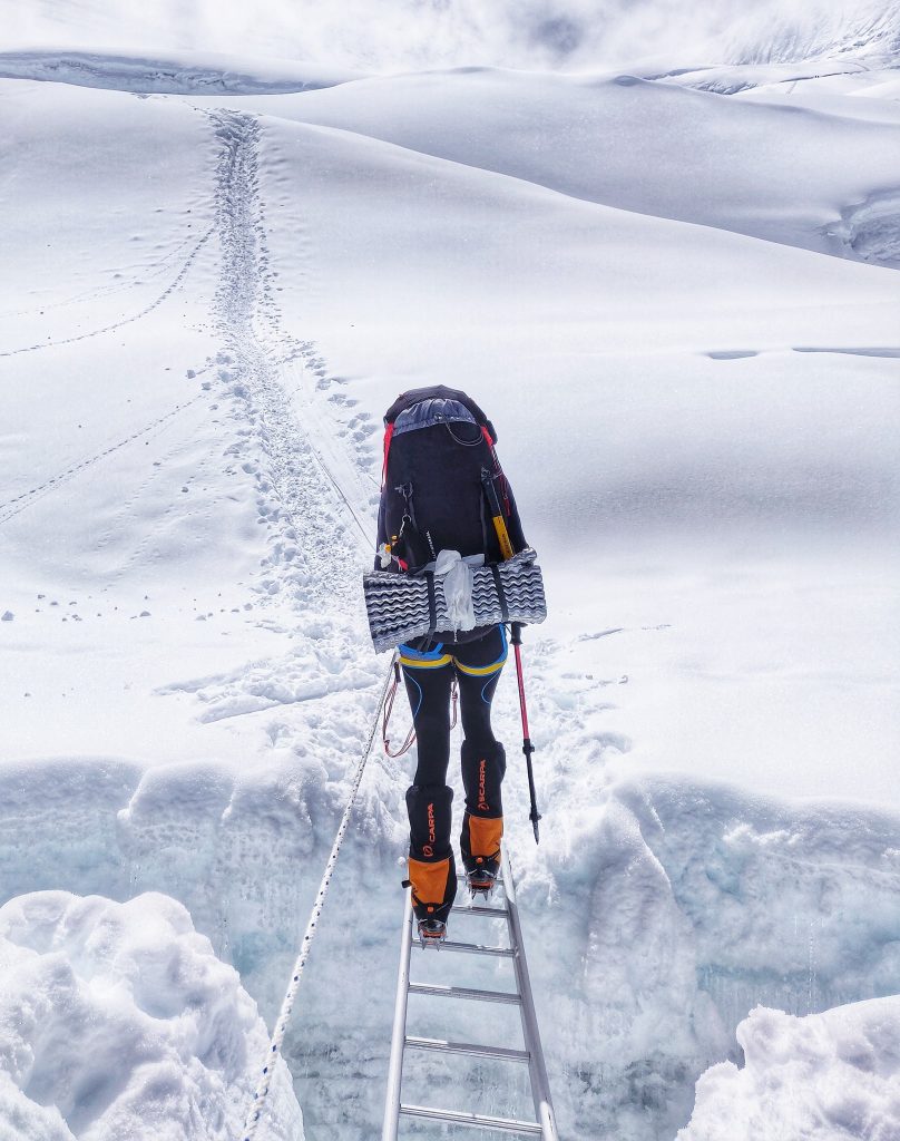 Sui larghi crepacci dell