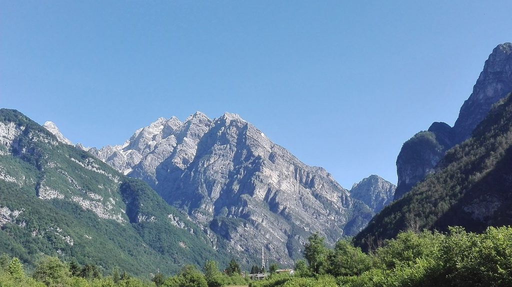 La Cima dei Preti vista dal versante Friulano, Cimolais - Foto Wikimedia Commons @Pravdo