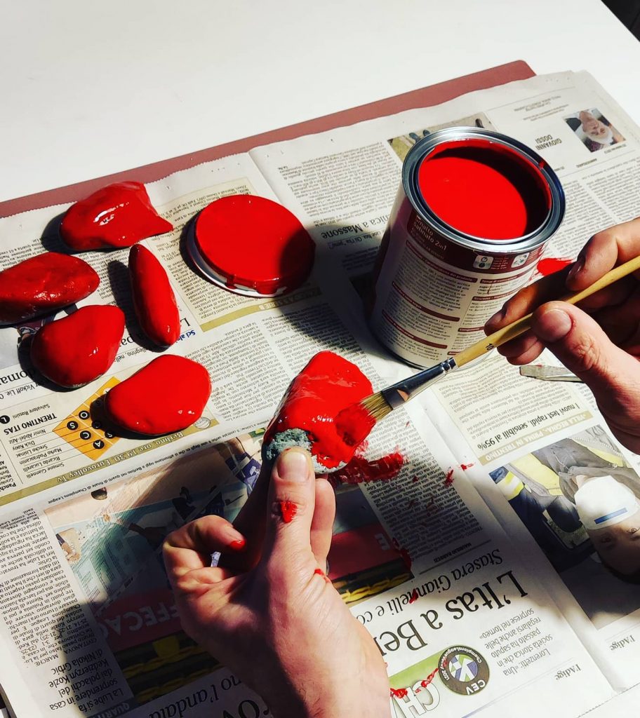 Sassolini rossi in preparazione - Foto FB WIRun Trento