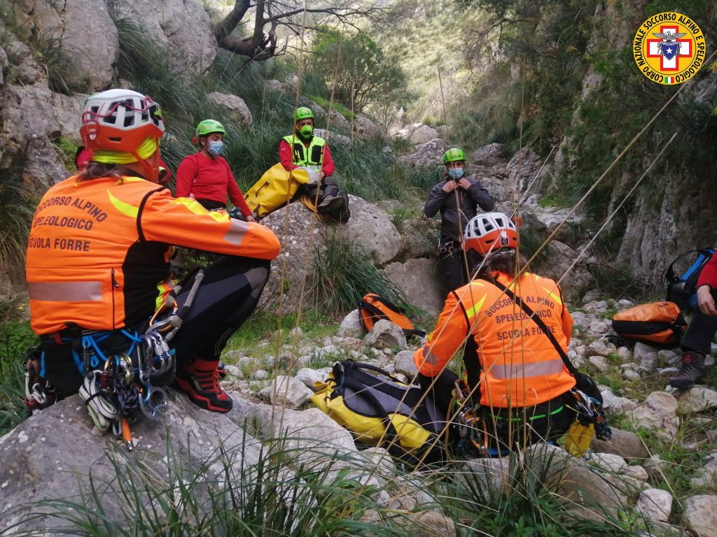 Soccorritori in esercitazione, immagine di repertorio - Foto FB Soccorso Alpino e Speleologico Siciliano
