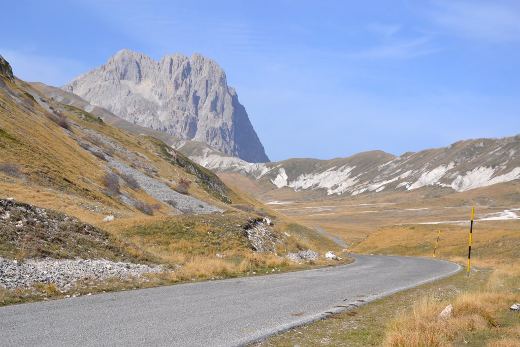 Il Gran Sasso visto da Campo Imperatore. Foto Gian Luca Gasca