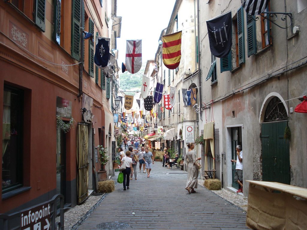 Finalborgo - Foto Wikimedia Commons @Superchilum