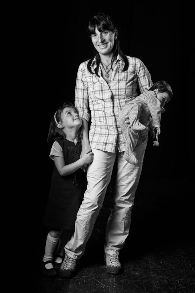 Anna Torretta con le sue bambine. Foto K. Dell’Orto