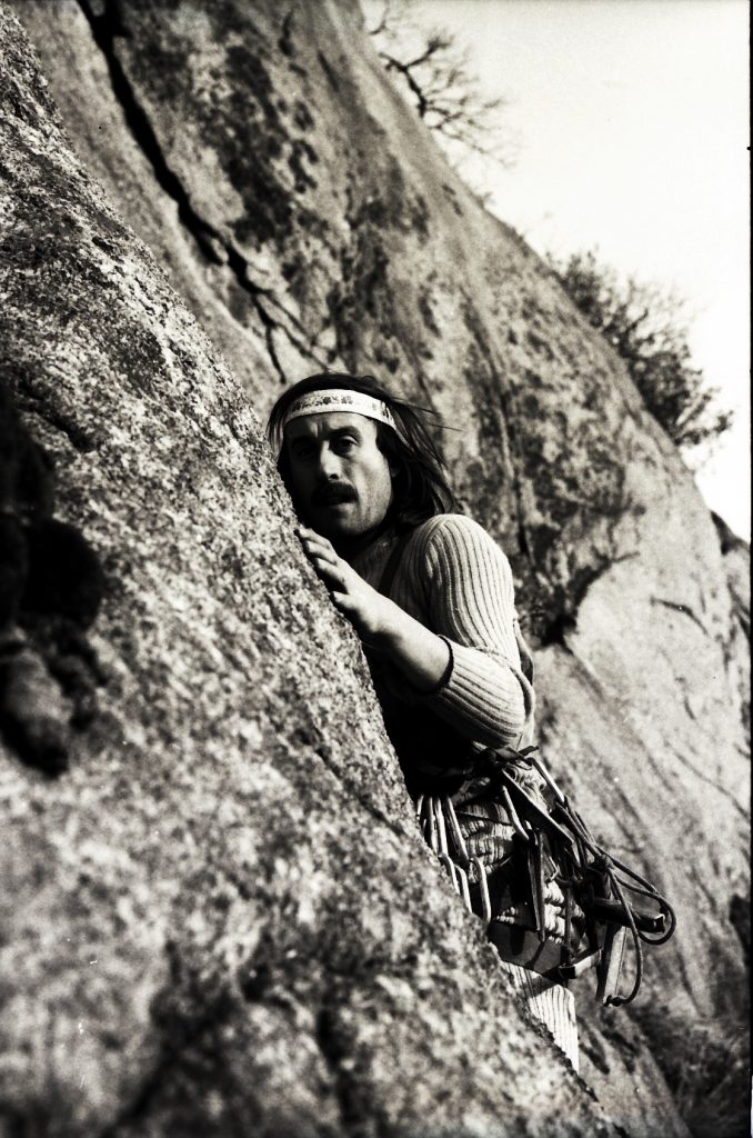 Gian Carlo Grassi in scalata. Foto per gentile concessione di Elio Bonfanti