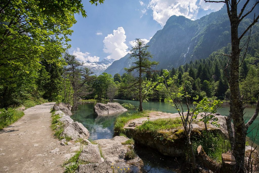 Val di Mello. Foto Wikimedia Commons @emibuzz