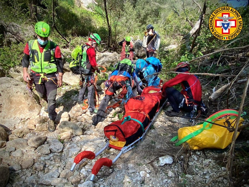 CNSAS Puglia in azione - Foto FB Soccorso Alpino e Speleologico Puglia