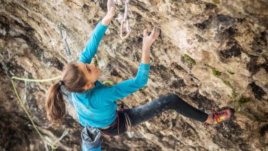 Photo of Laura Rogora al suo terzo 9a+ con “Terapia d’urto”