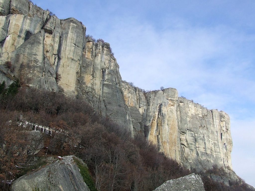 Dettaglio Pietra di Bismantova - Foto Wikimedia Commons