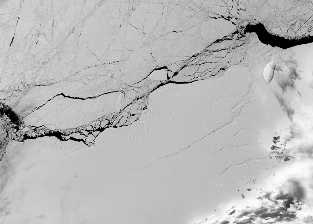 2017, nasce A68 - Foto ANSA © NASA/USGS Landsat/ZUMA Wire/ZUMAPRESS.com)