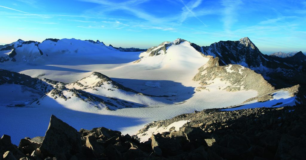 Un colpo d’occhio sul cuore ghiacciato dell’Adamello - Foto Franco Michieli