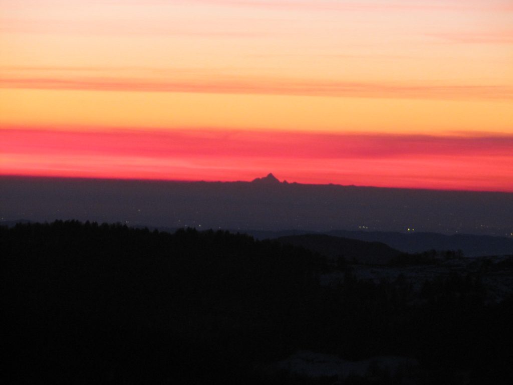 Il Monviso fotografato al tramonto dalla Lessinia