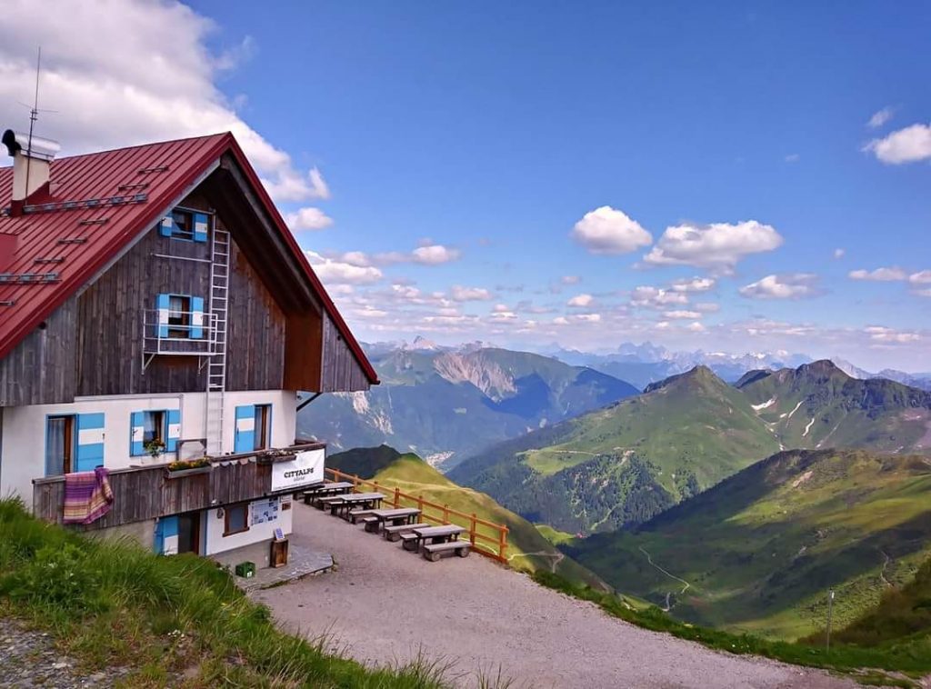 Foto FB @rifugio Marinelli ( 2122 m ) Alpi Carniche - Ph. Dorino Bon