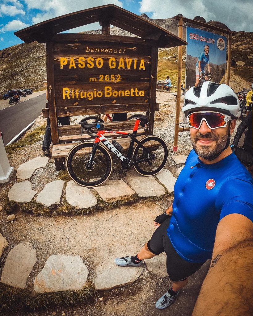 Francesco al Passo Giau. Foto Facebook "Francesco Frank Lotta".