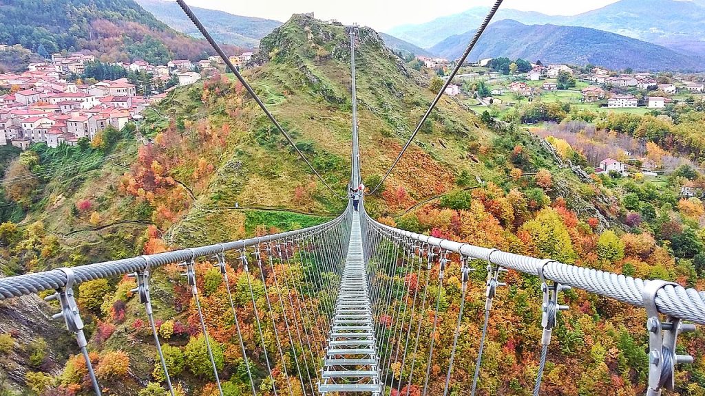 Ponte alla Luna. Foto Wikimedia Commons @LenaPepe