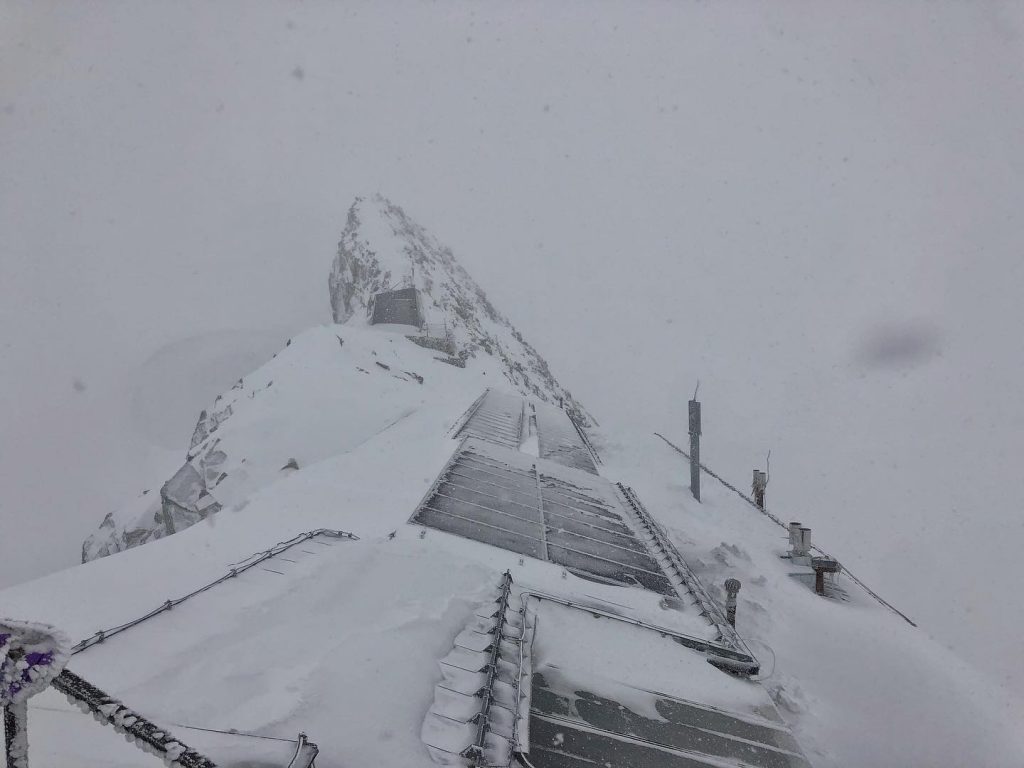 Neve di maggio - Foto FB Rifugi Monterosa