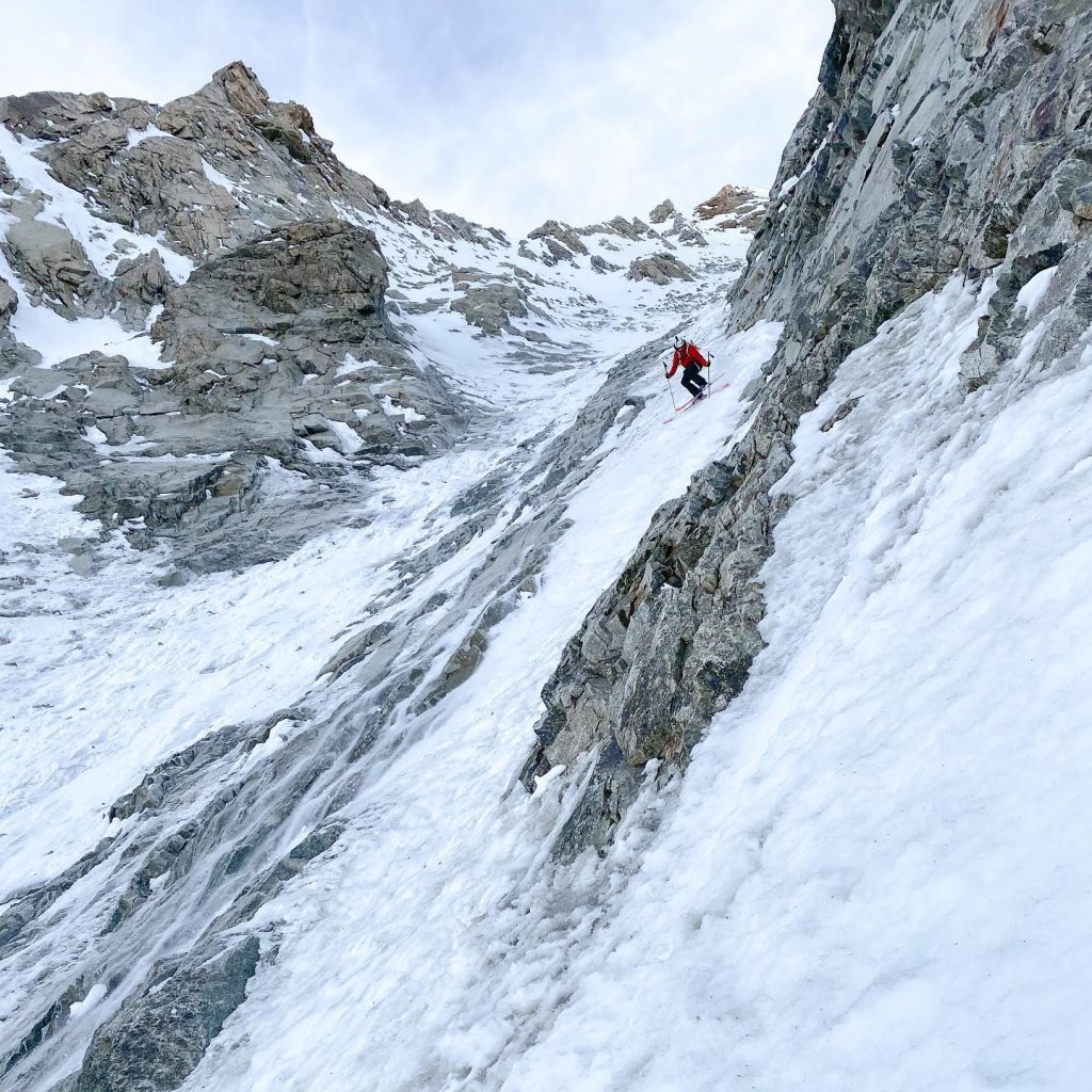 In discesa sul Bietschhorn - Foto FB Vivian Bruchez Steep Skier-Mountain Guide