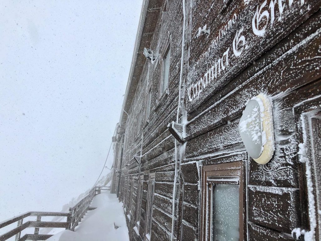 Neve di maggio a Capanna Gnifetti - Foto FB Rifugi Monterosa