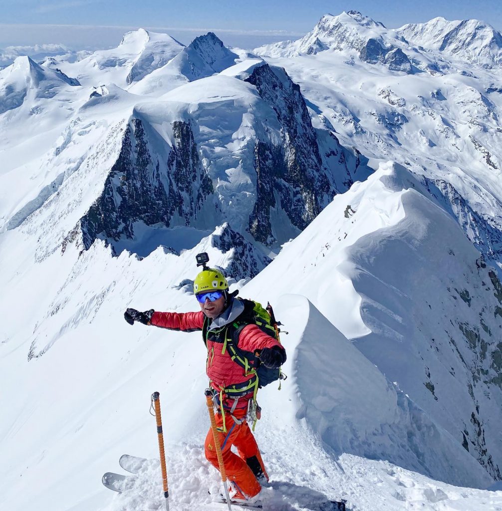 In discesa sul Täschhorn - Foto FB Vivian Bruchez Steep Skier-Mountain Guide