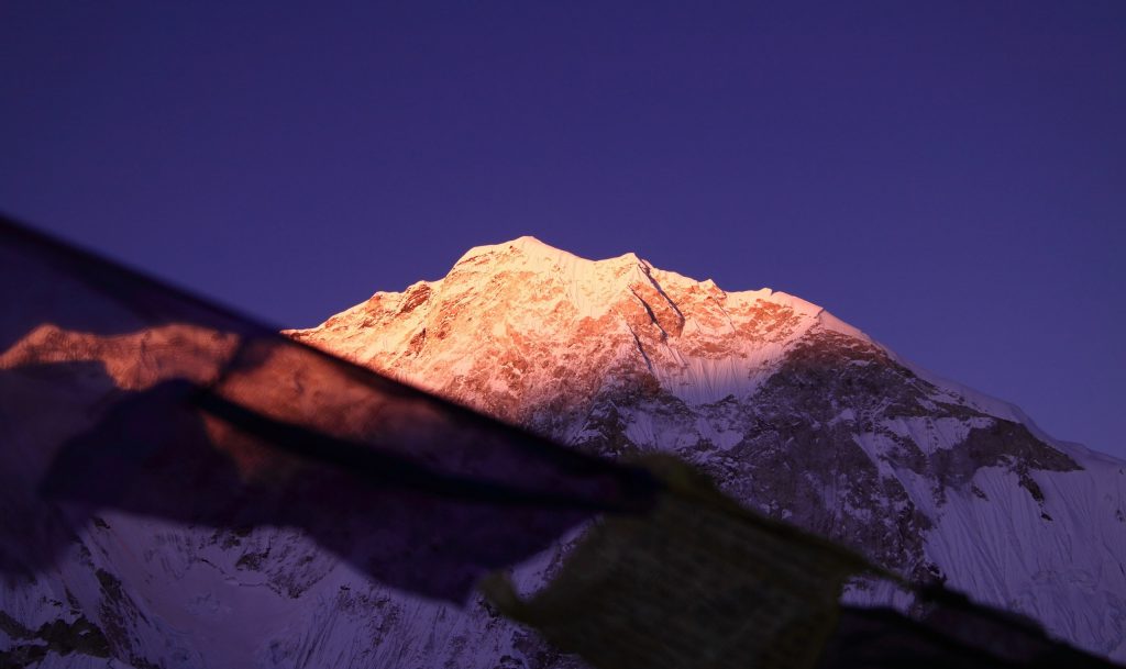 Il Baruntse. Foto @ wikimedia commons