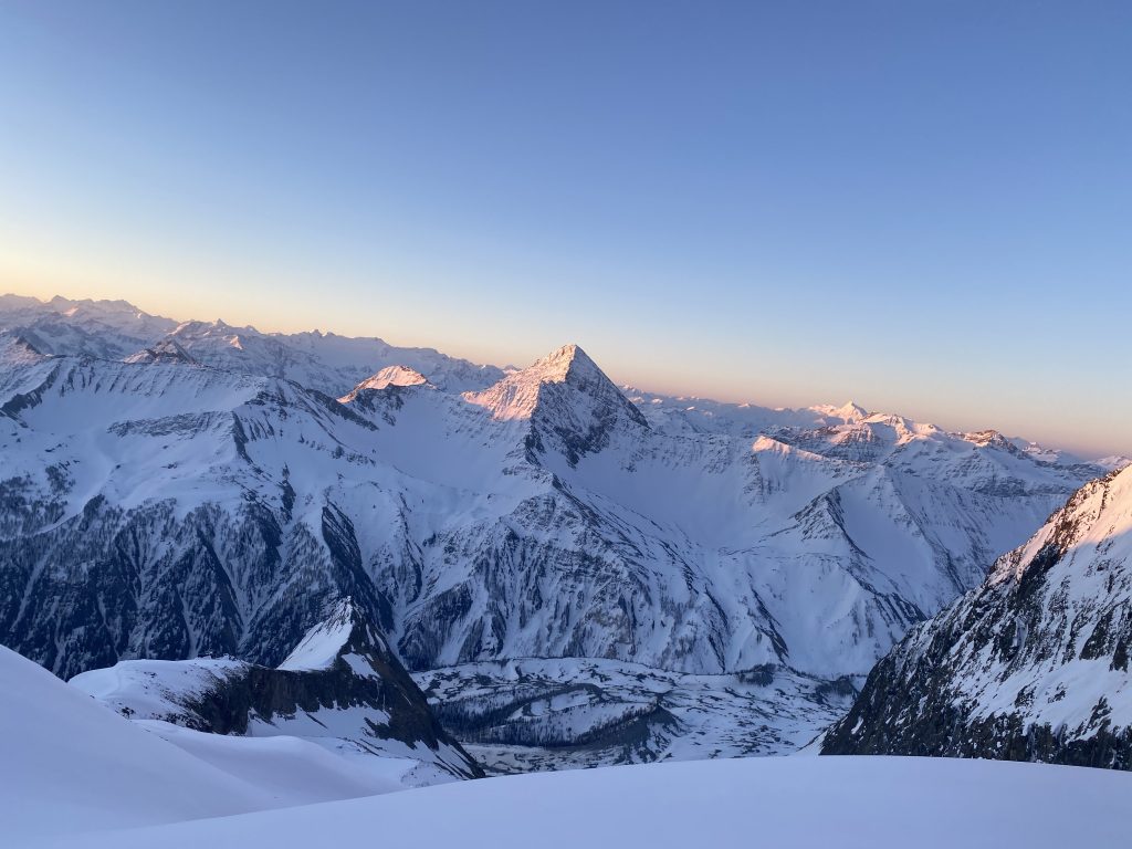 Prima discesa Canale del Quid Pluris. Foto Denis Trento.