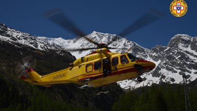 Photo of Parete est del Monte Rosa, alpinista precipita in discesa con lo snowboard