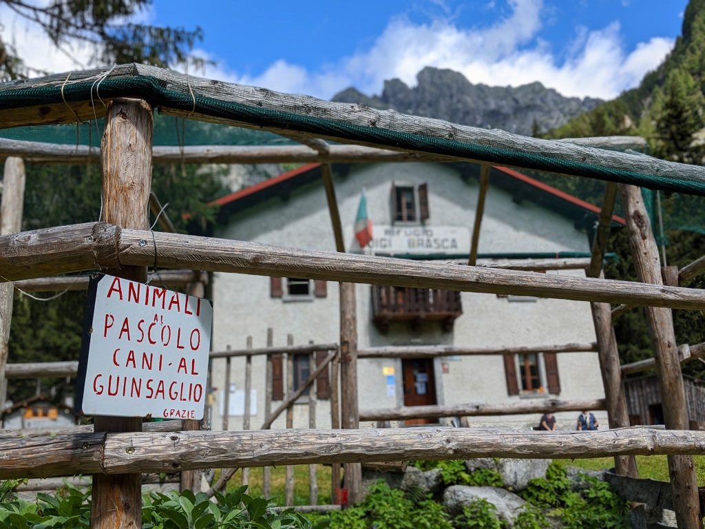 Foto FB Rifugio Luigi Brasca