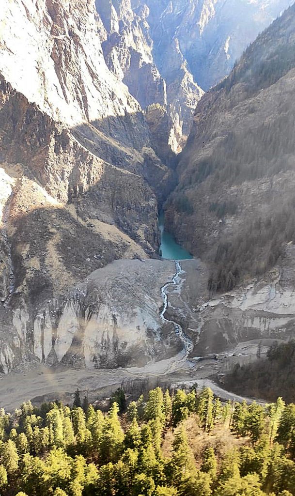 La formazione di un piccolo lago nei pressi di Raini dopo il passaggio dell