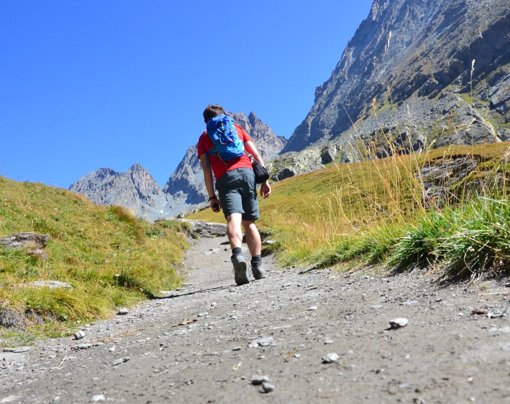 Salendo verso il rifugio Vallanta.