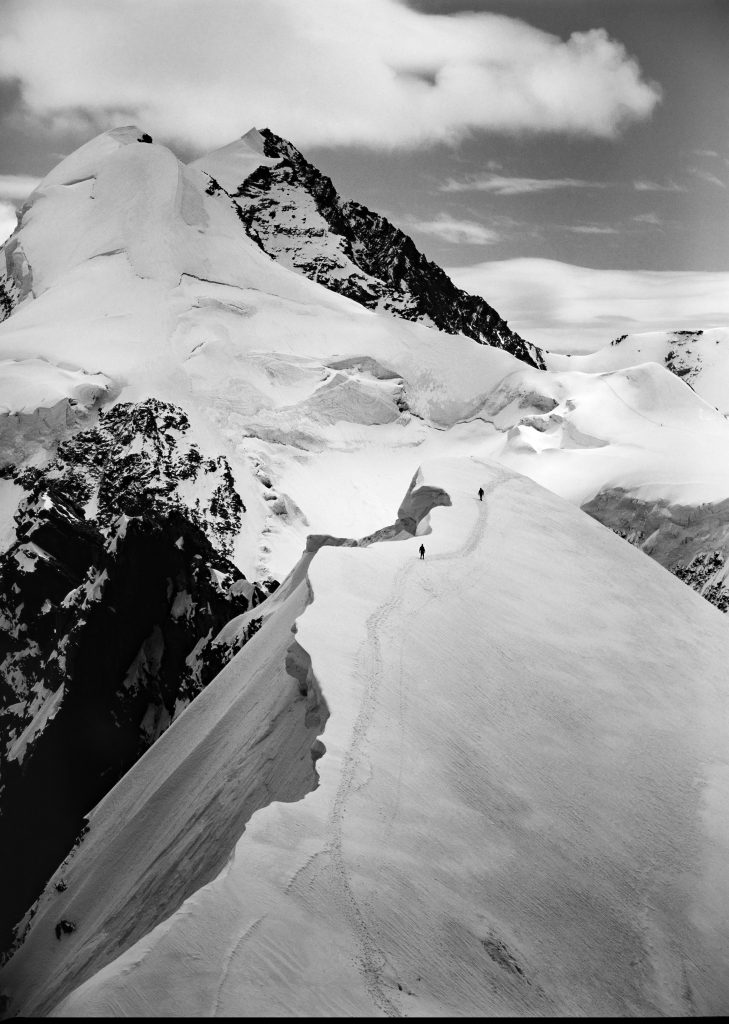 Le sinfonie glaciali del Rosa interpretate dall’occhio di Davide Camisasca, guida alpina. E fotografo